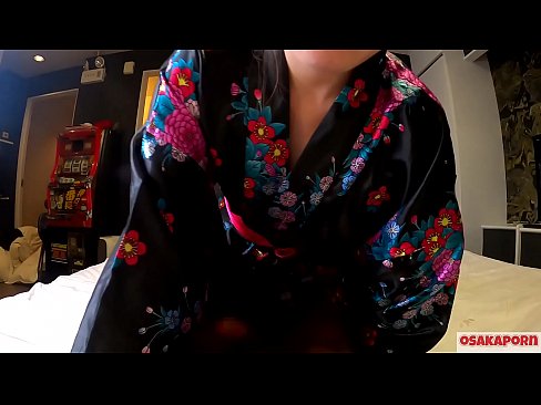 ❤️ Mladé cosplay dievča miluje sex až do orgazmu so squirtom v koníčku a fajkou. Ázijské dievča s chlpatou kundičkou a krásnymi prsiami v tradičnom japonskom kostýme v amatérskom videu, ktoré ukazuje masturbáciu so šukacími hračkami. Sakura 3 OSAKAPORN. ☑ Šukanie na nás